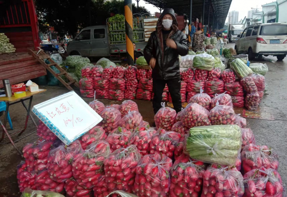 讓菜籃子拎得安心!重慶最大&ldquo;菜籃子&rdquo;農(nóng)產(chǎn)品日均進(jìn)場(chǎng)2萬(wàn)噸