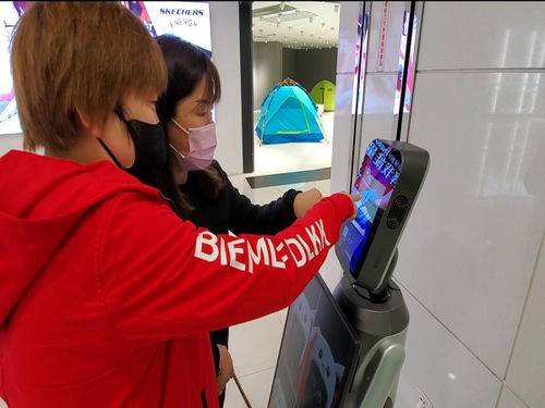 移動智能機器人亮相商之都中心廣場，引領信息咨詢服務新潮流